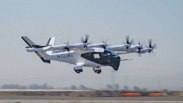 Archer Aviation's eVTOL, named Midnight.